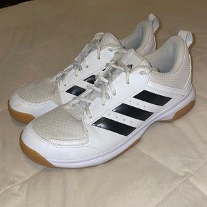 Adidas women’s volleyball shoes size 7 1/2 (7.5)